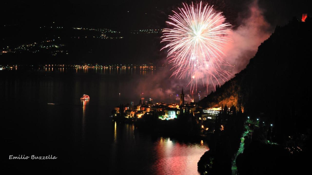 Casa In Riva Al Lago Varenna Exterior foto